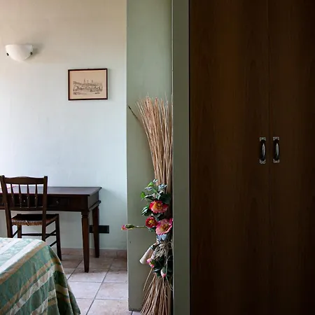 Alojamento de Acomodação e Pequeno-almoço Nel Cassero 3*